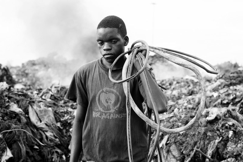 As consumers upgrade their electronics they throw their old devices away, which then land up at the Hulene dump in Maputo. Most of those electronics are built with a map base that contains a lot of wires. Once burnt, the iron from the device can be used in construction or welding. The smoke from the toxic ingredients and the flame-retardants used in the devices have been causing massive environmental problems in Maputo.